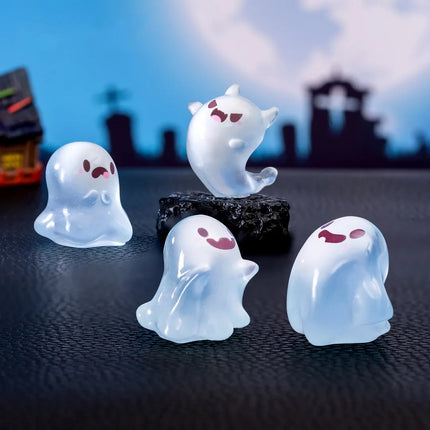 Glow In The Dark Ghosts - 6pcs - 2,5 - 3,5 cm