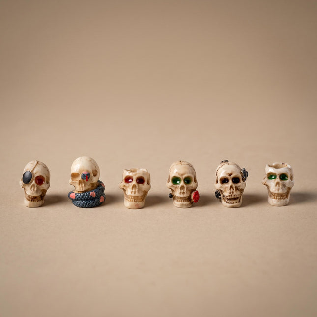 Skulls Gone Wild - 6 pcs - Miniature figurines - Ø 1cm ↑ 2cm