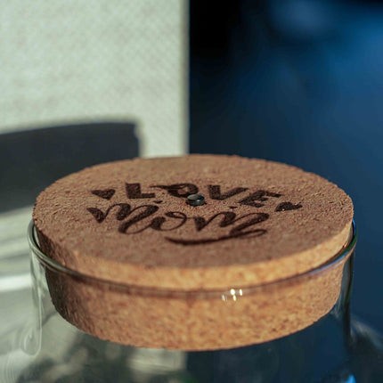 'LOVE MOM' Terrarium Little Milky + gravierter Kork mit Licht - Flaschengarten DIY Set - Ø 17 cm ↑ 25 cm - Muttertag